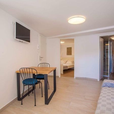 Apartmani Kraj Mora Cres Zewnętrze zdjęcie