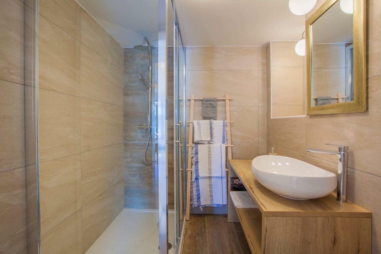 Apartmani Kraj Mora Cres Zewnętrze zdjęcie