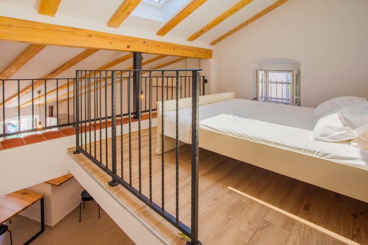 Apartmani Kraj Mora Cres Zewnętrze zdjęcie