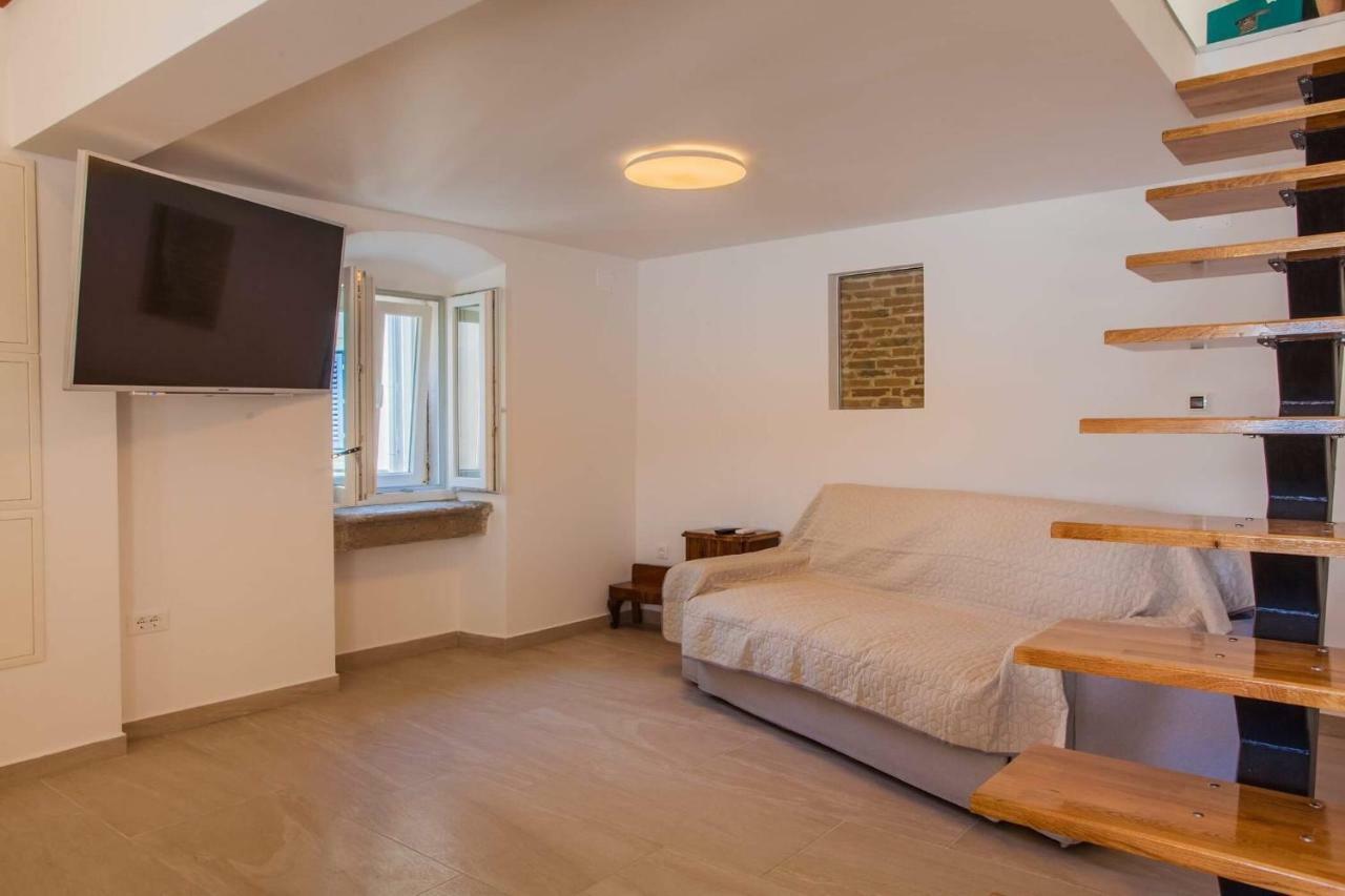 Apartmani Kraj Mora Cres Zewnętrze zdjęcie