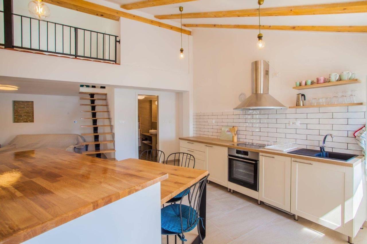 Apartmani Kraj Mora Cres Zewnętrze zdjęcie