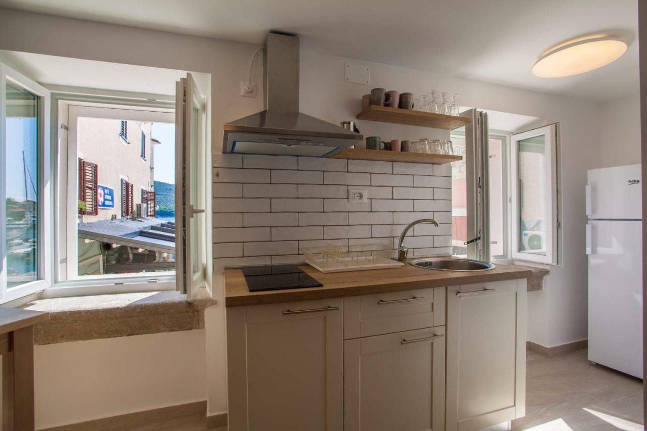 Apartmani Kraj Mora Cres Zewnętrze zdjęcie