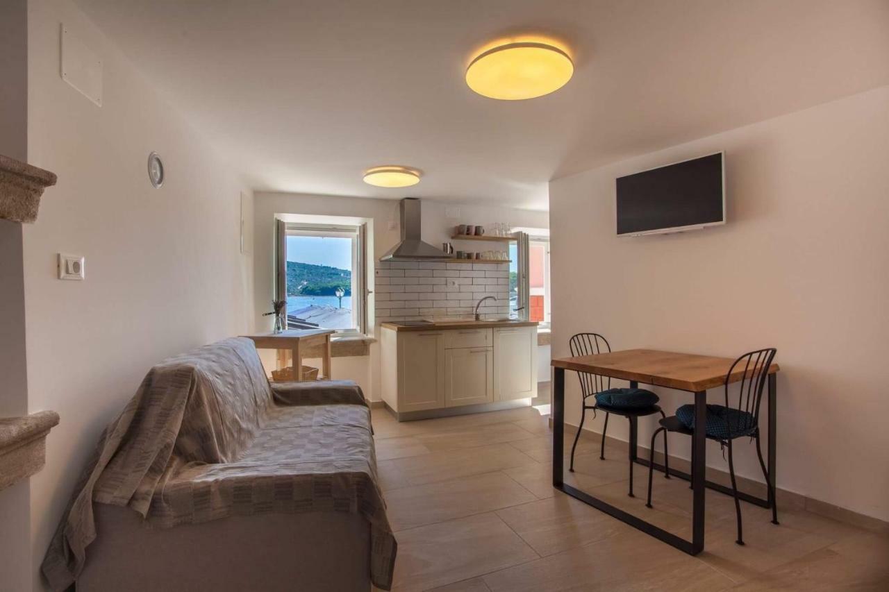 Apartmani Kraj Mora Cres Zewnętrze zdjęcie